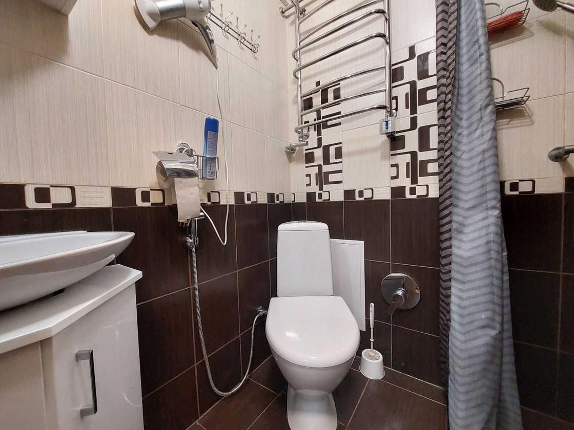 Конотопська, Франківський район