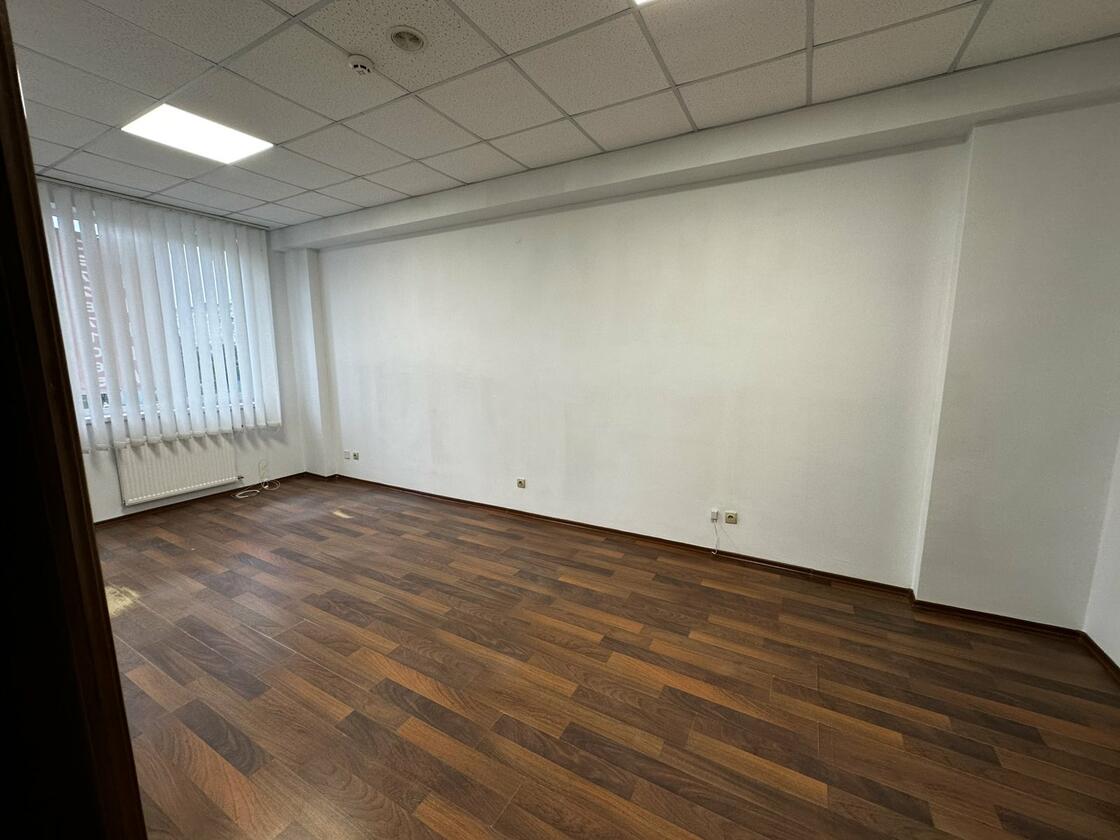 Богдана Хмельницького 200, Шевченківський район