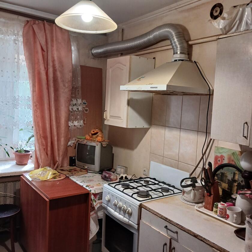 Коновальця, Франківський район
