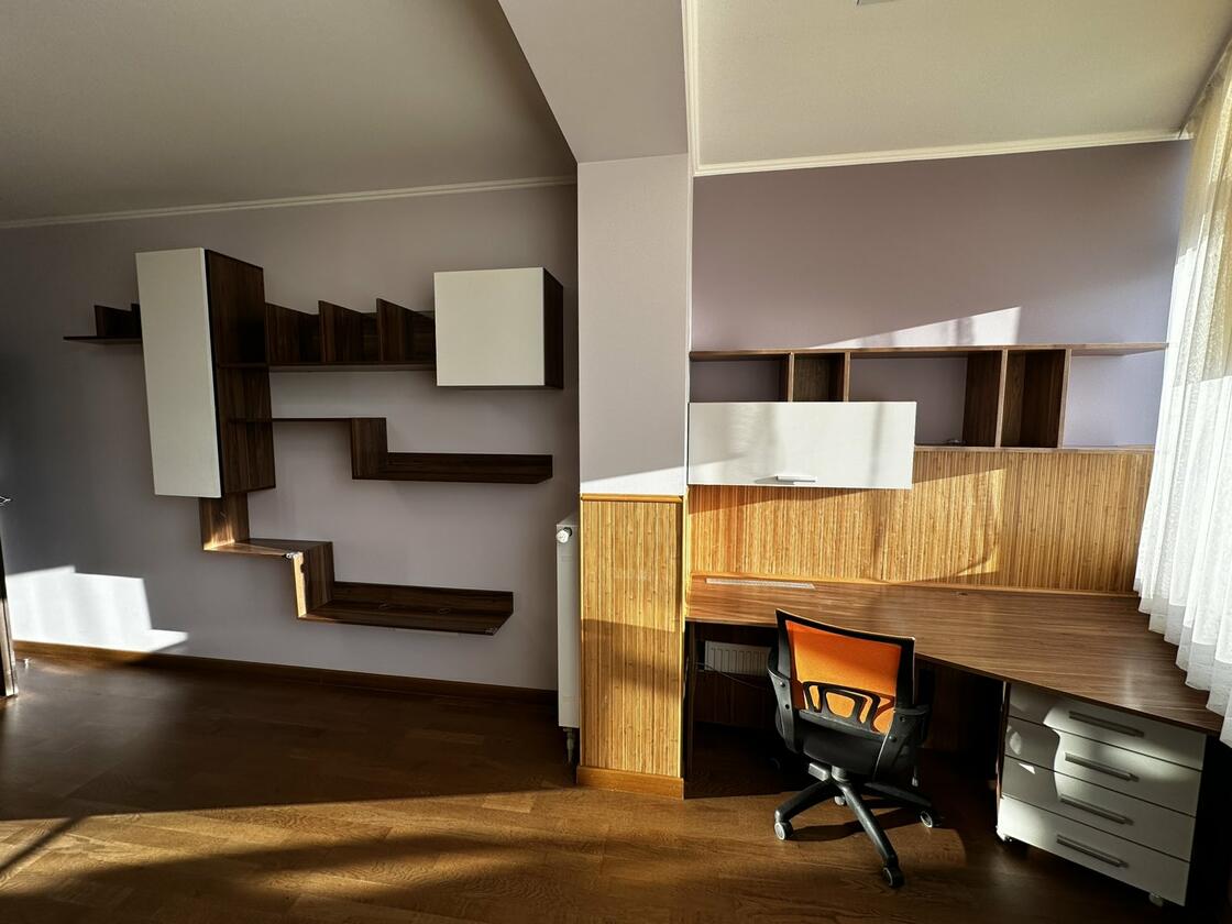 Угорська 7, Сихівський район