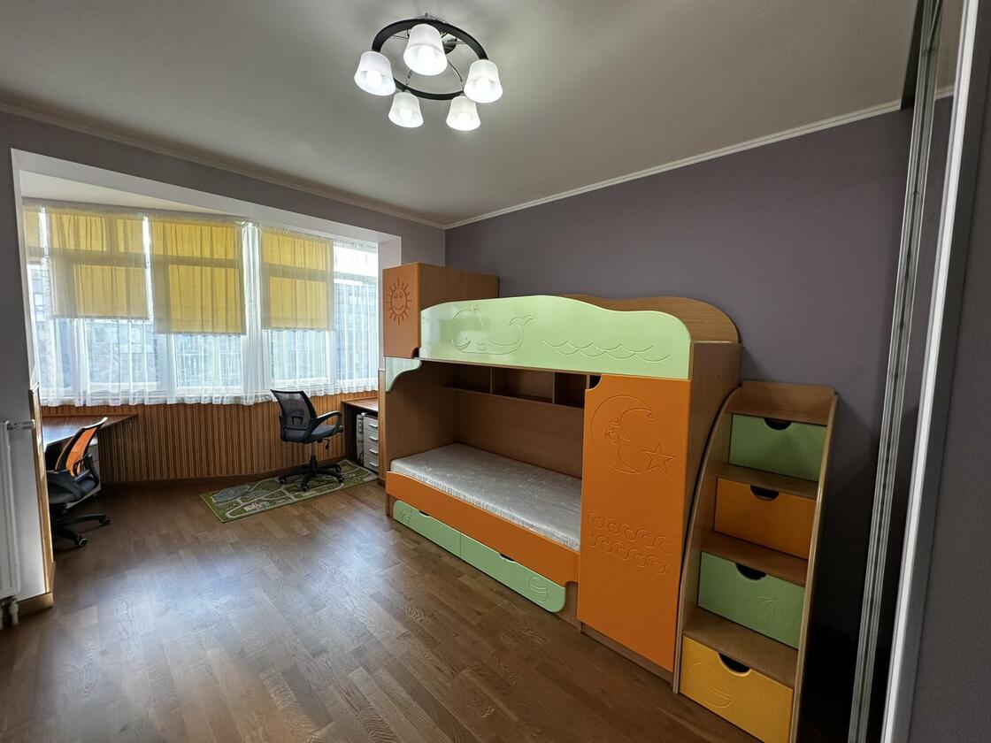 Угорська 7, Сихівський район