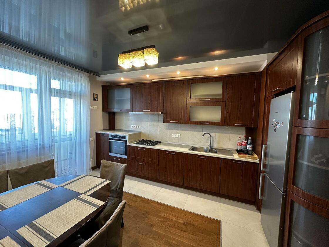 Угорська 7, Сихівський район