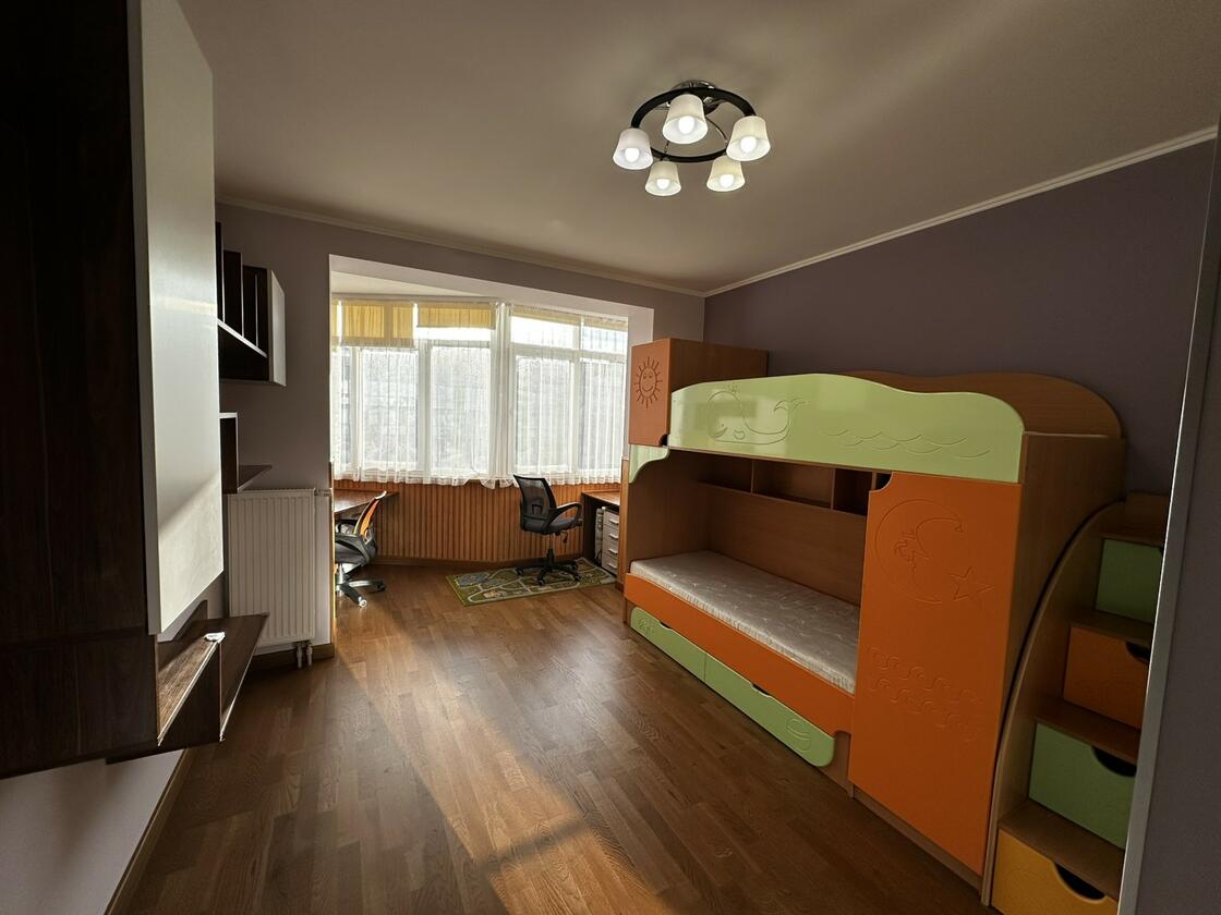 Угорська 7, Сихівський район