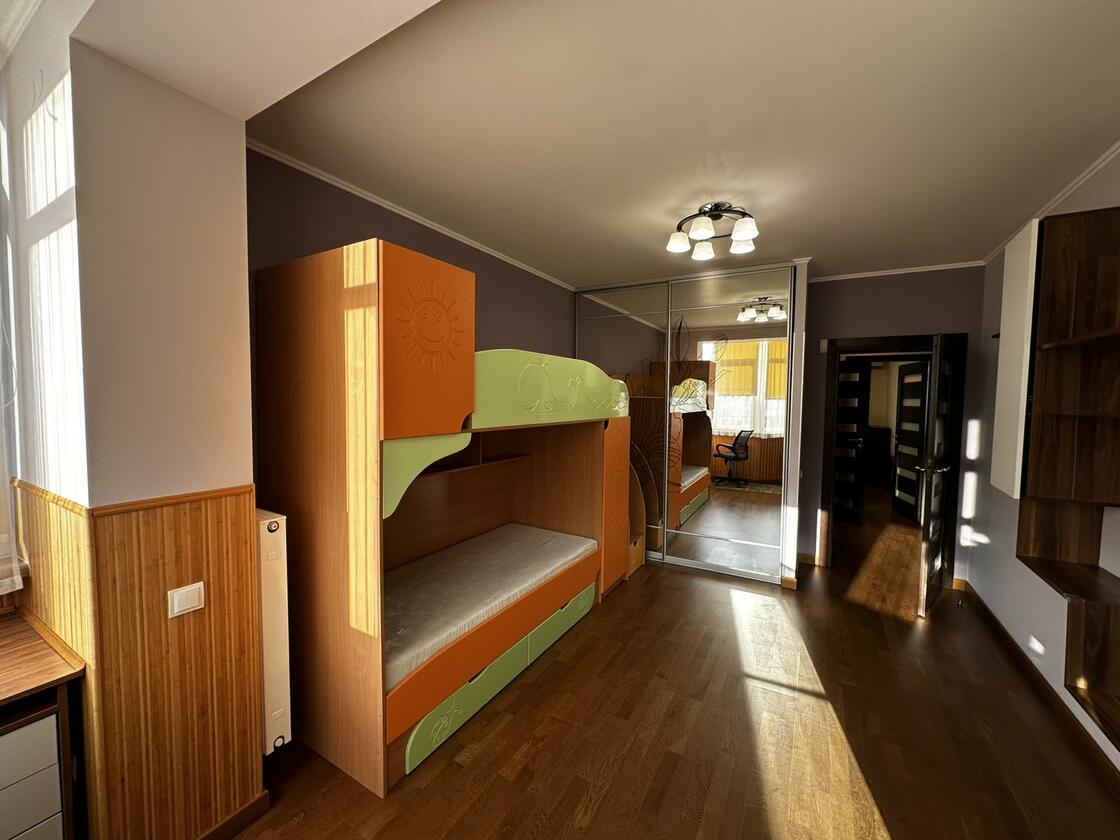 Угорська 7, Сихівський район