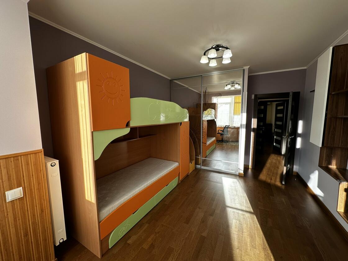 Угорська 7, Сихівський район