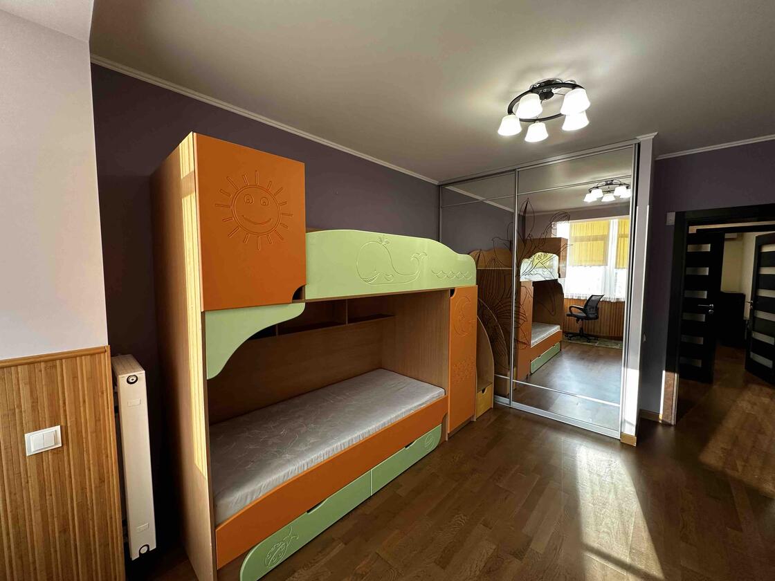 Угорська 7, Сихівський район