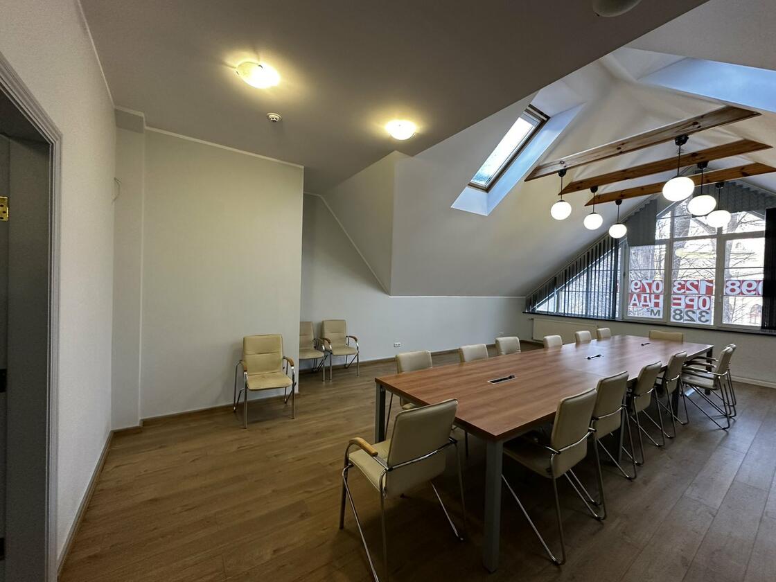 Самчука 24, Галицький район Самчука 24, Галицький район