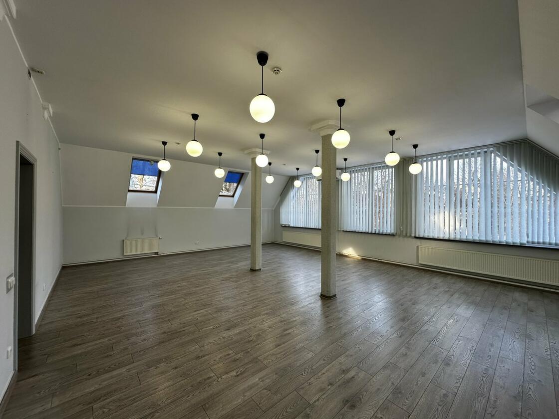 Самчука 24, Галицький район Самчука 24, Галицький район