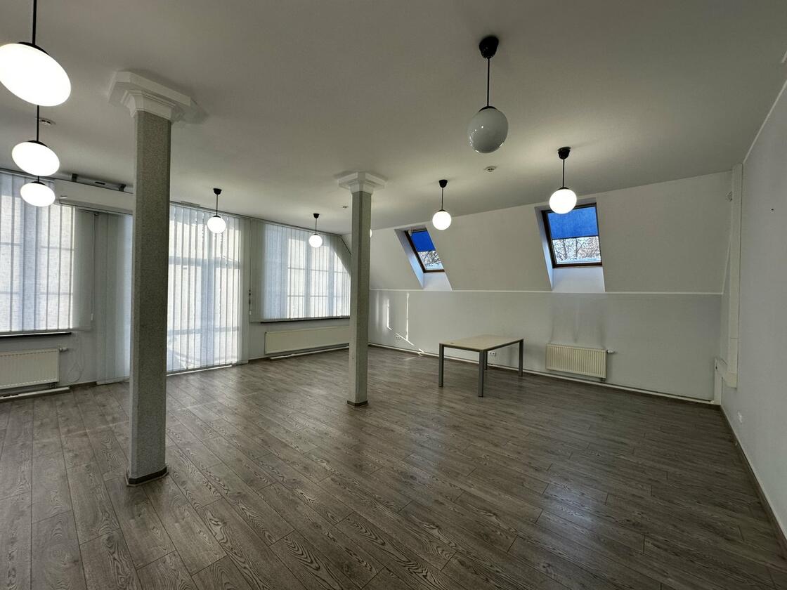 Самчука 24, Галицький район Самчука 24, Галицький район