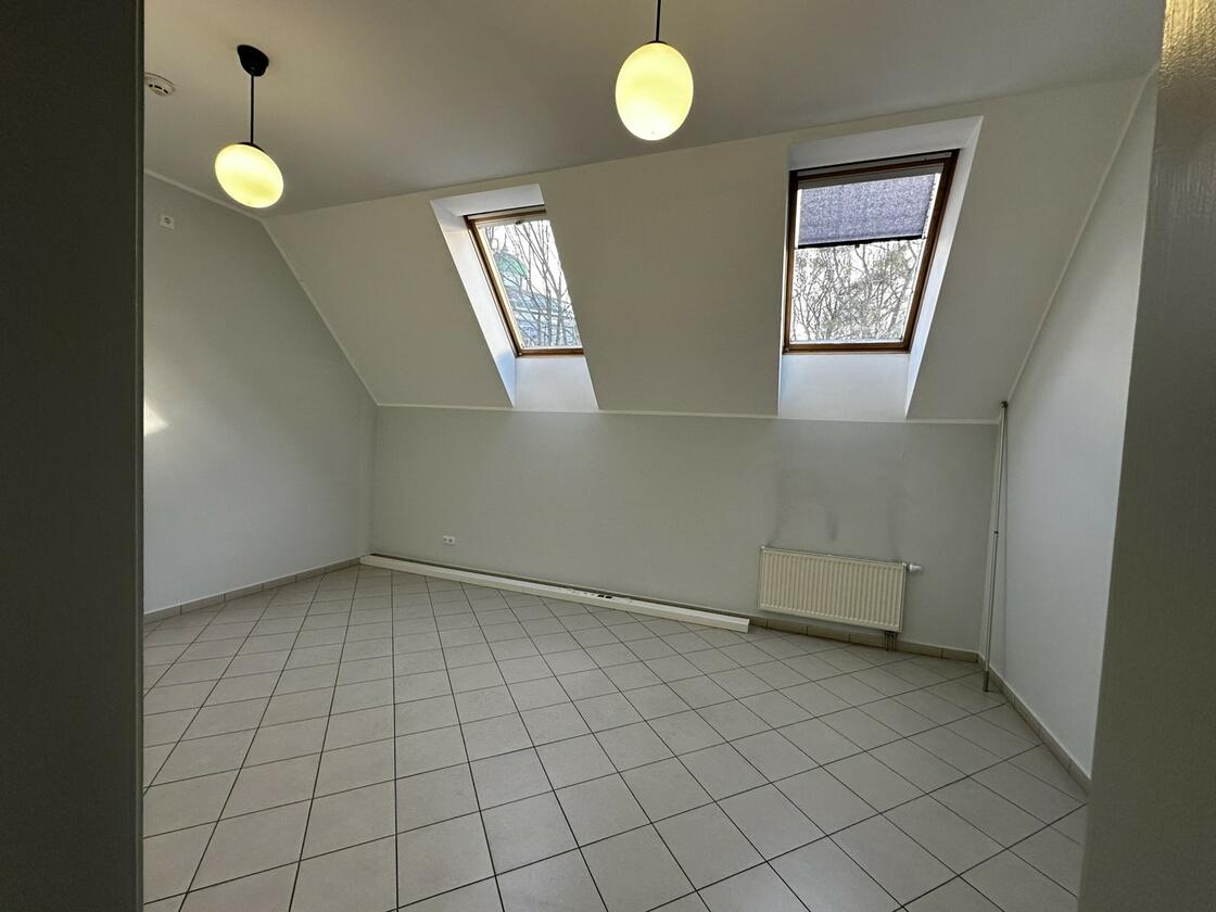 Самчука 24, Галицький район Самчука 24, Галицький район