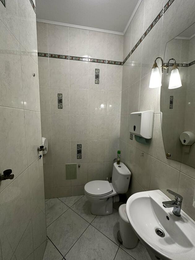 Самчука 24, Галицький район Самчука 24, Галицький район