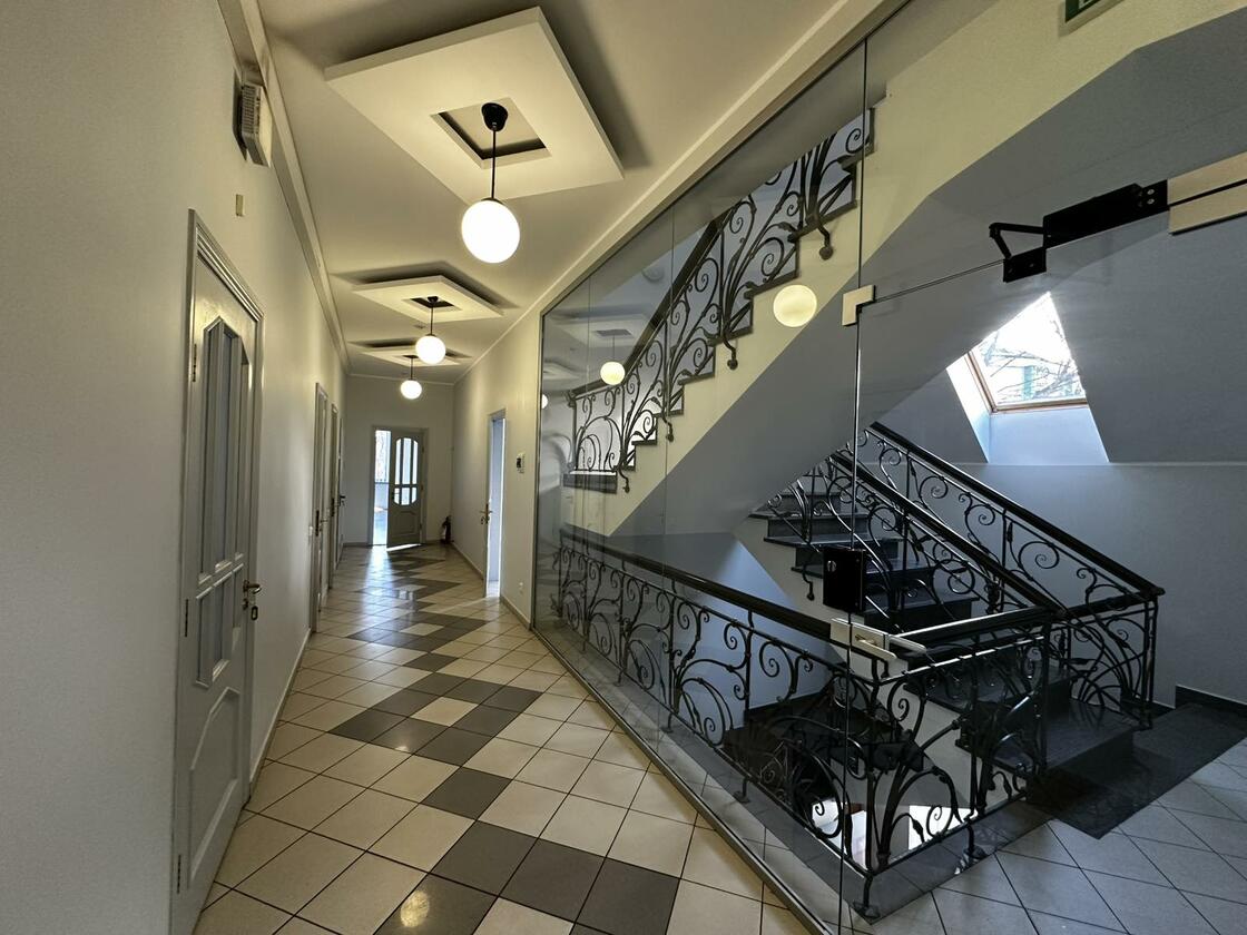 Самчука 24, Галицький район Самчука 24, Галицький район