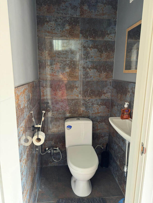 Коновальця Є., Залізничний район