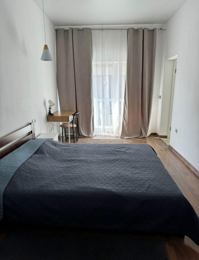 Коновальця Є., Залізничний район