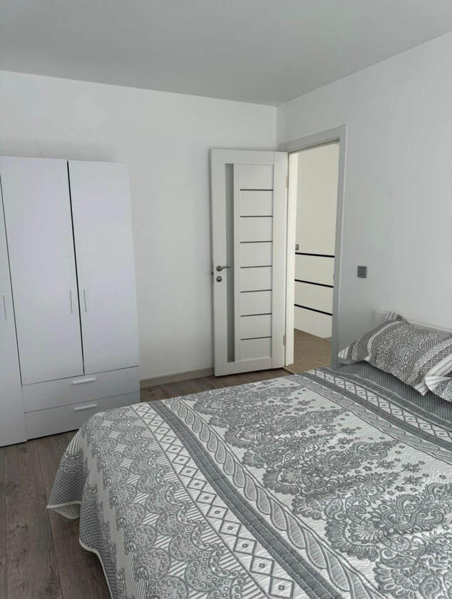 Коновальця Є., Залізничний район