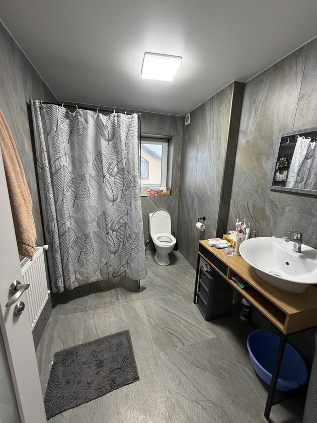 Коновальця Є., Залізничний район