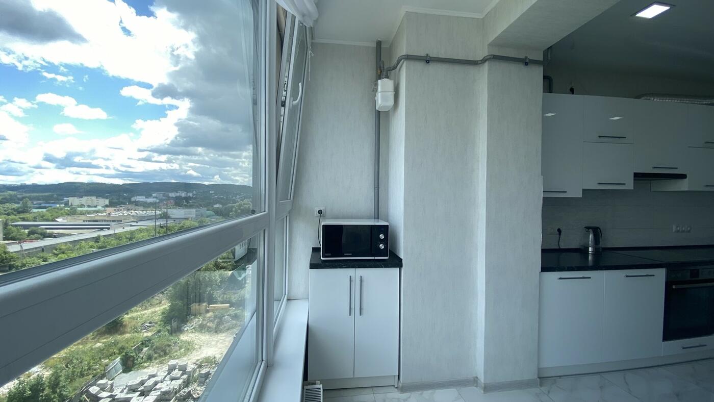 Богдана Хмельницького 230а, Шевченківський район