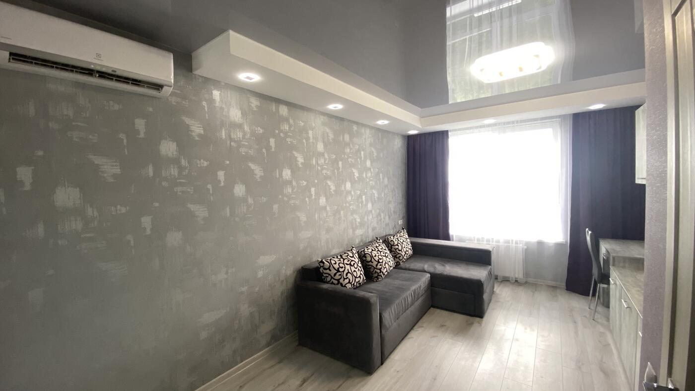 Богдана Хмельницького 230а, Шевченківський район