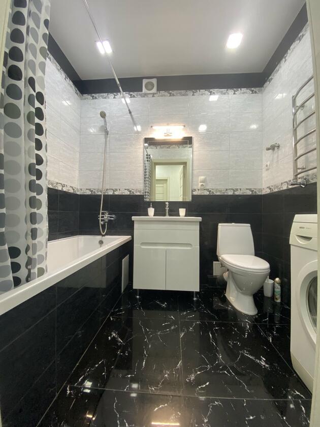 Богдана Хмельницького 230а, Шевченківський район