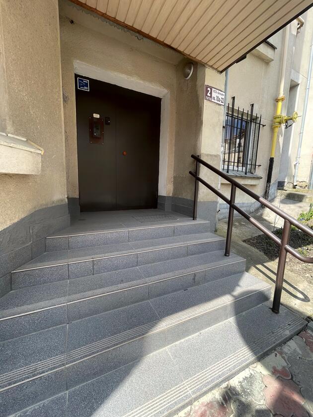 Єфремова  84, Франківський район