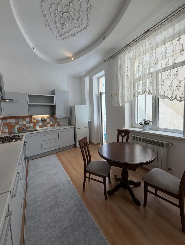 Єфремова , Франківський район