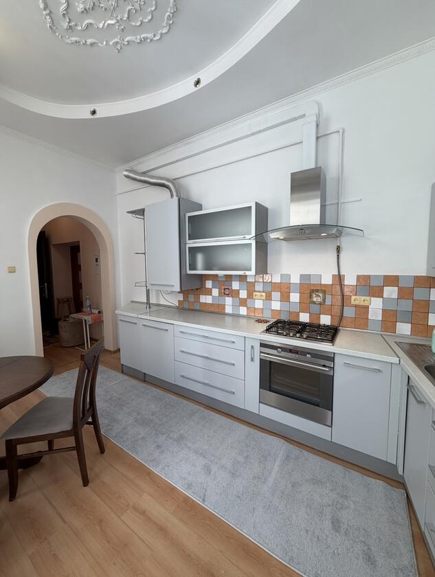 Єфремова , Франківський район