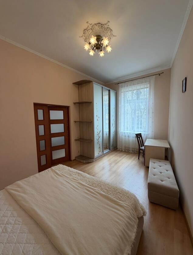 Єфремова , Франківський район