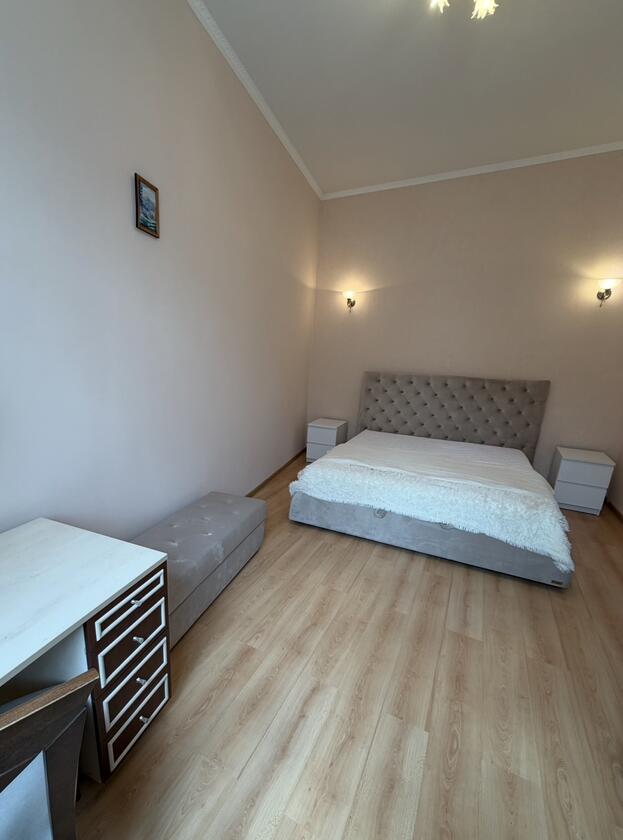 Єфремова , Франківський район