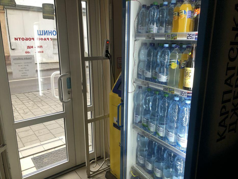 На розі вулиць Жовківька - Донецька, Шевченківський район На розі вулиць Жовківька - Донецька, Шевченківський район
